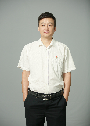 何明星